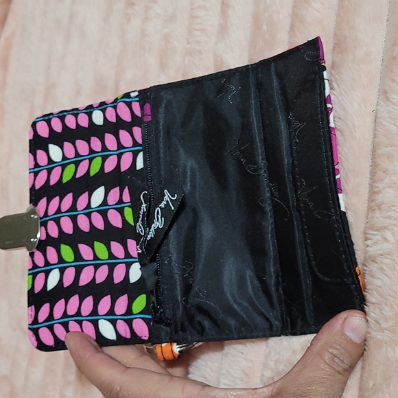 VERA BRADLEY WALLET - Picture 3 of 7